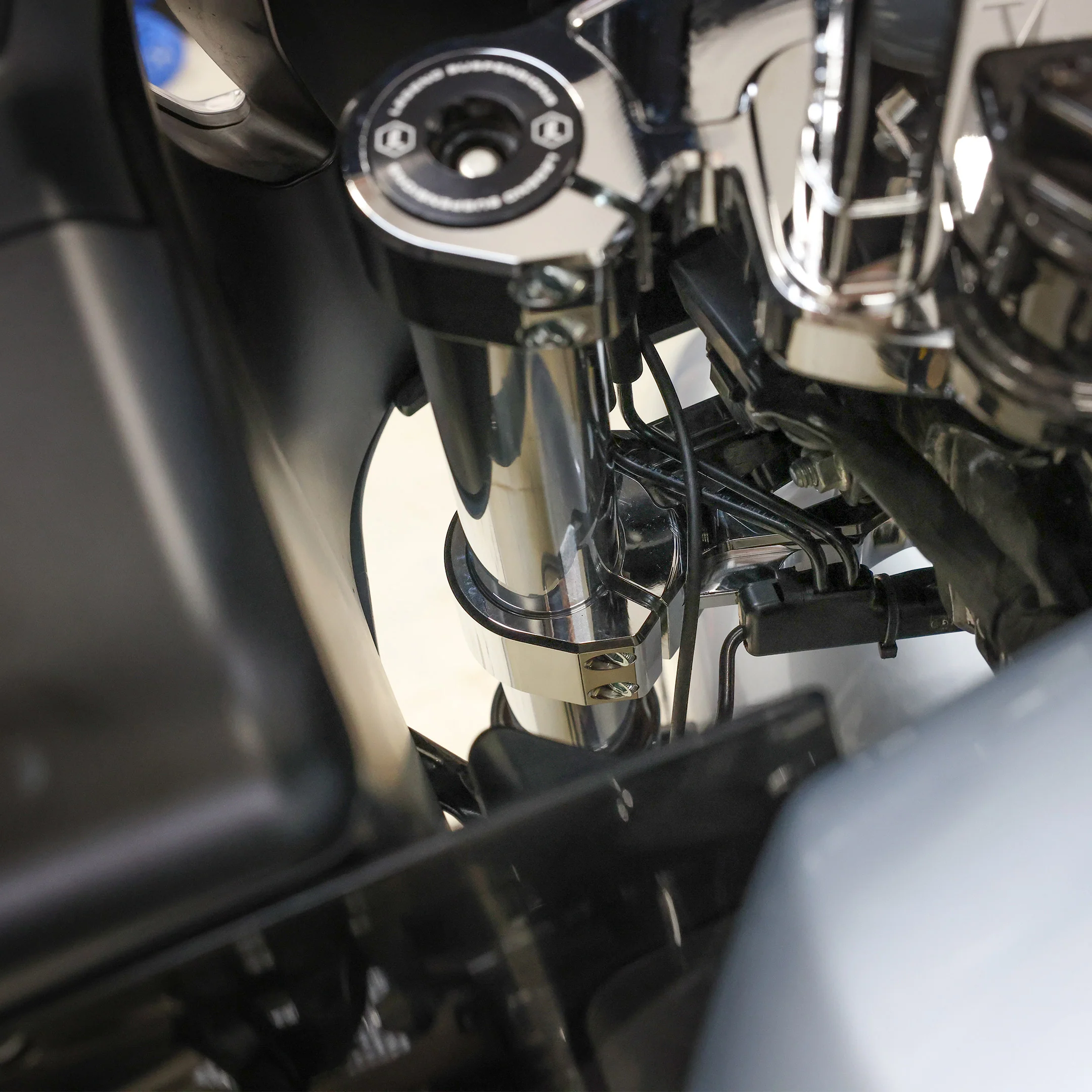 Bottom Tree | 2024+ Road Glide - Chrome - Image 12