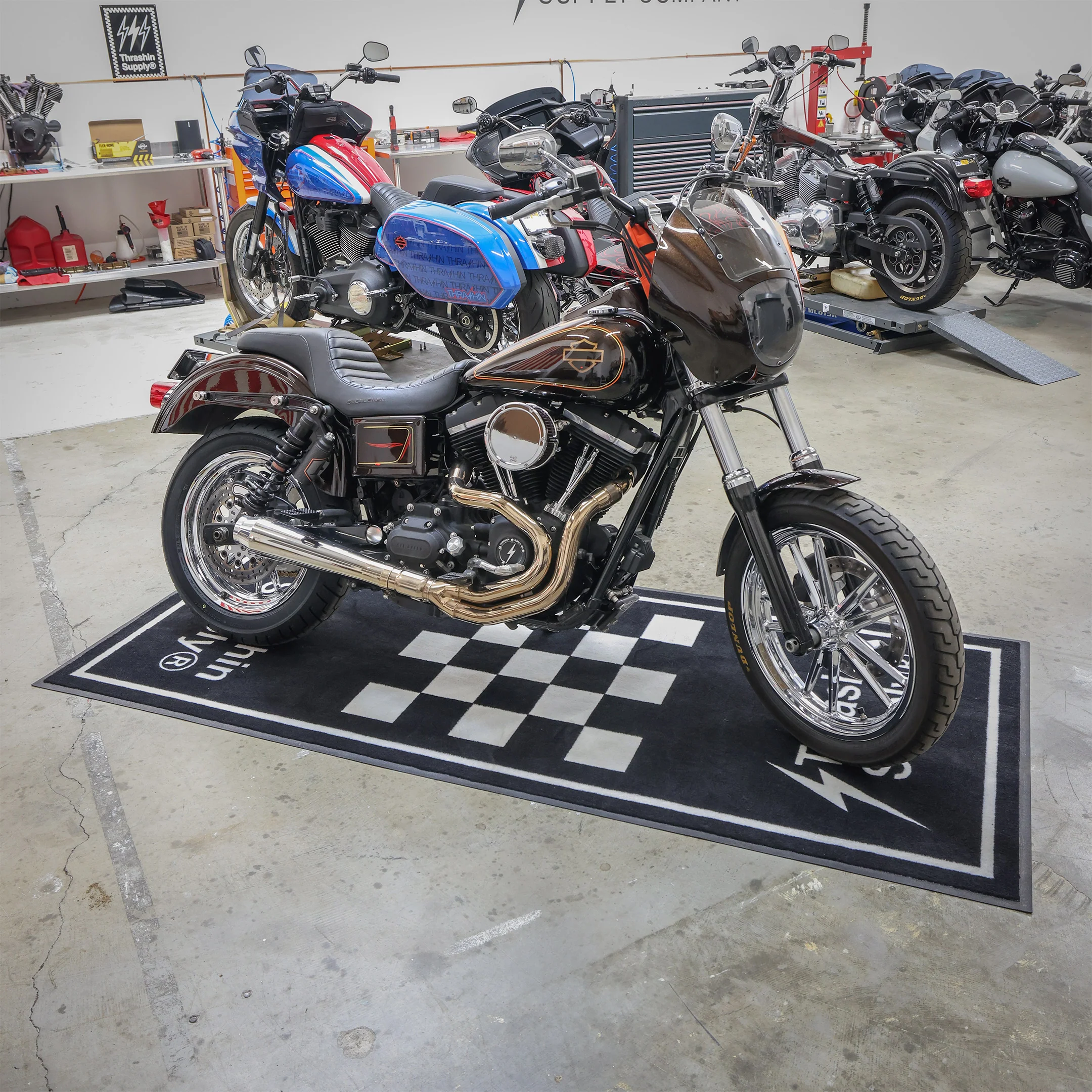 Official - Carpeted Rubber Bike Mat - 8' x 3.5' - Image 3